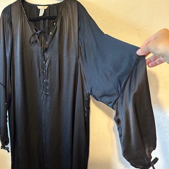 H&M Midi Balloon Sleeve Oversize Silky Dress in Black Size M-L - Picture 2 of 7